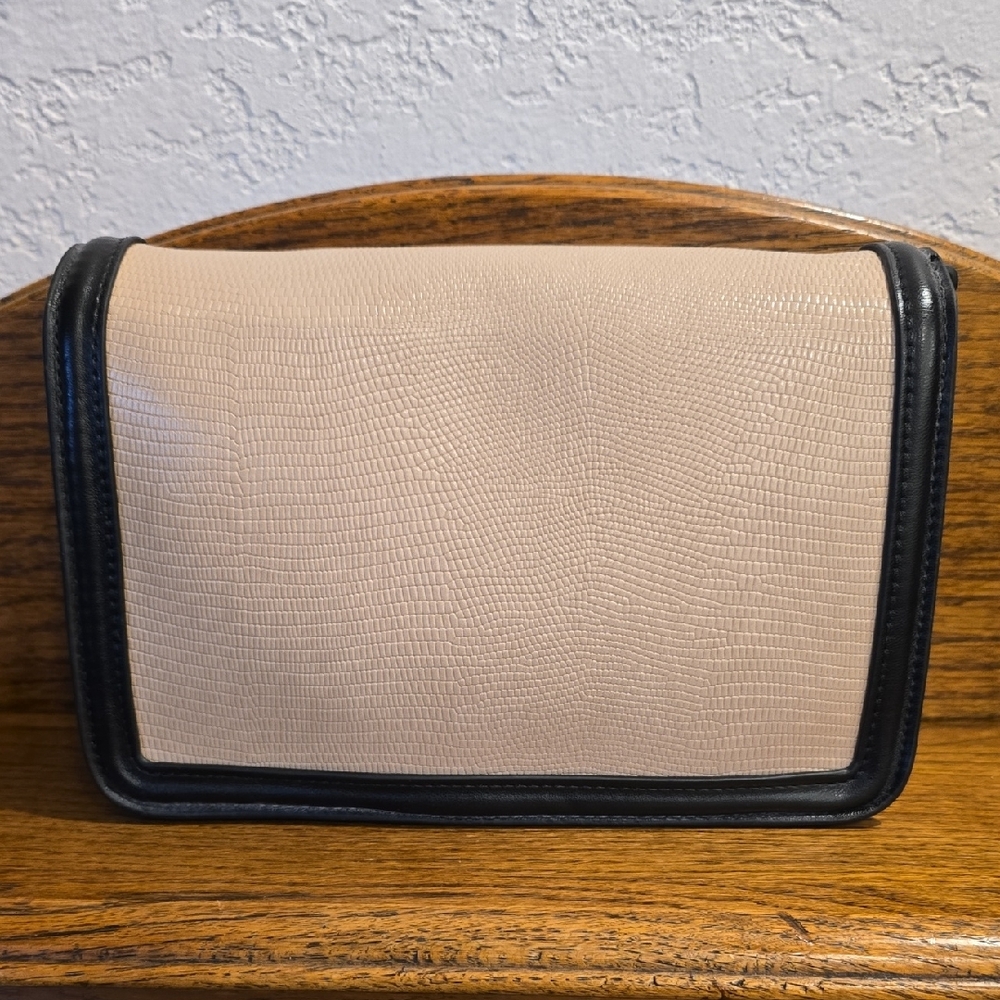 Jules Kae Mia Bag Crossbody Vegan Leather And Turnlock Closure NWT - Picture 2 of 9